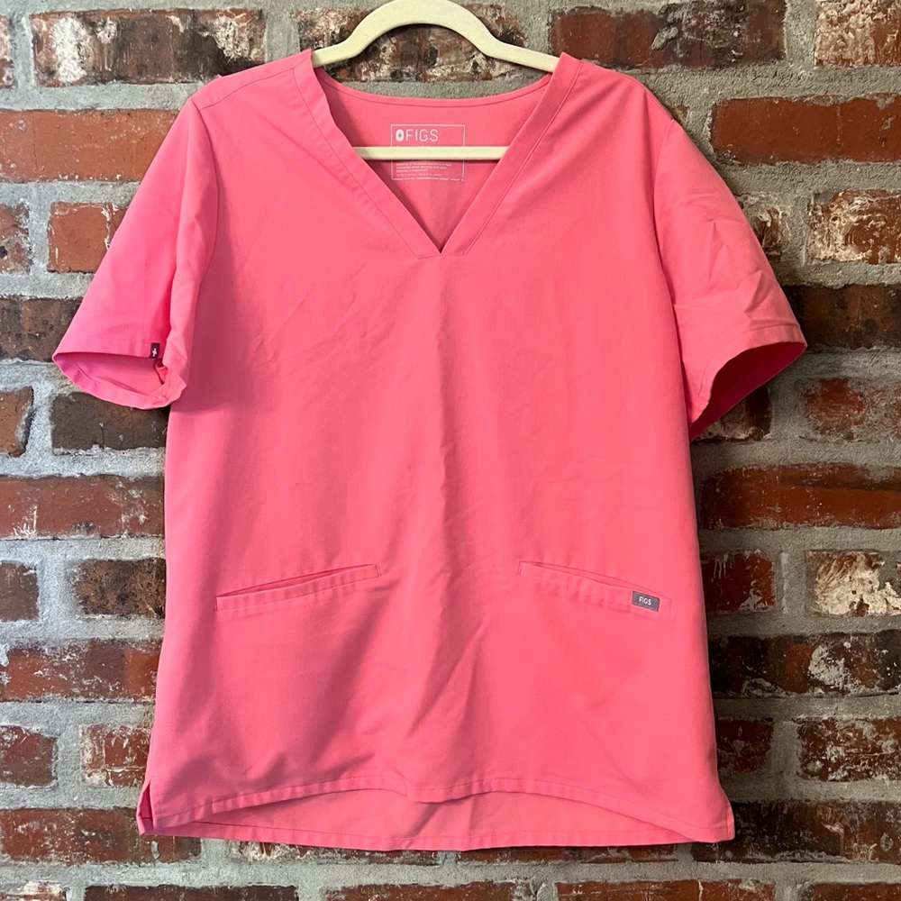 Figs Casma Top in Neon Pink
